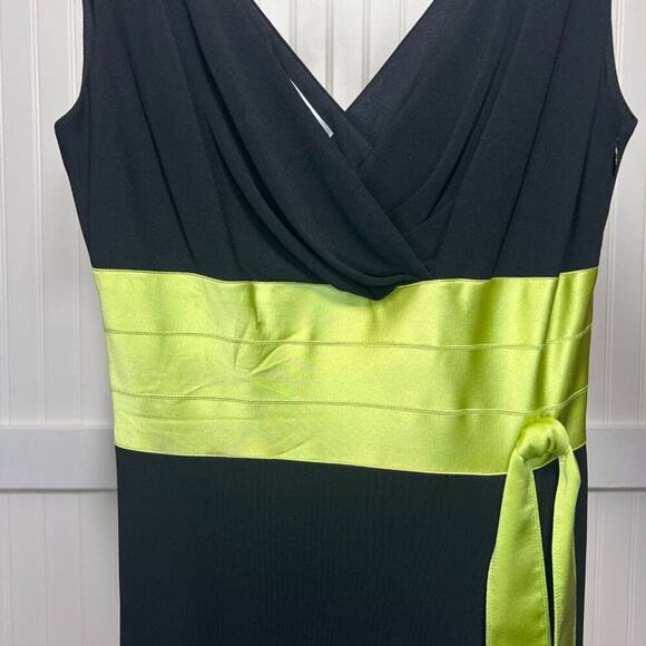 Kay Unger NY Black V-Neck Midi Sheath Sleeveless Cocktail Dress Green Satin Sash - Picture 8 of 12